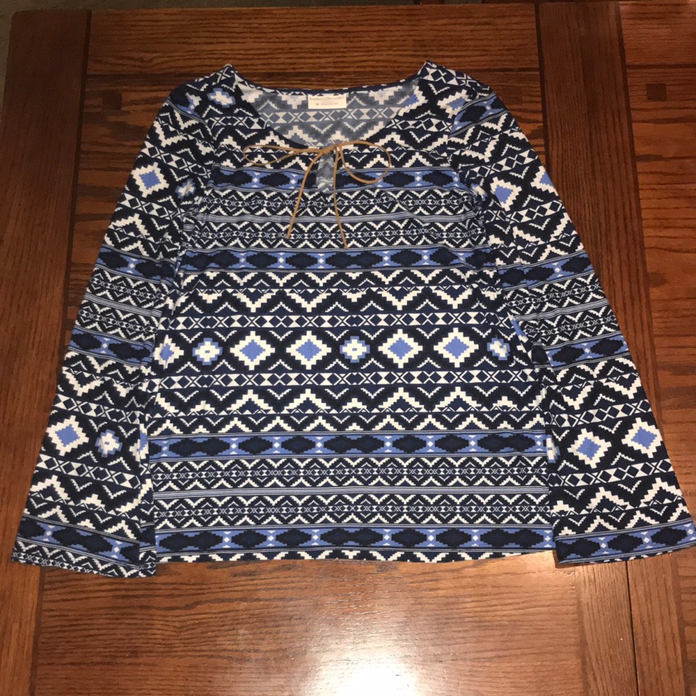 Women’s Blue and White Patterned Top Size M